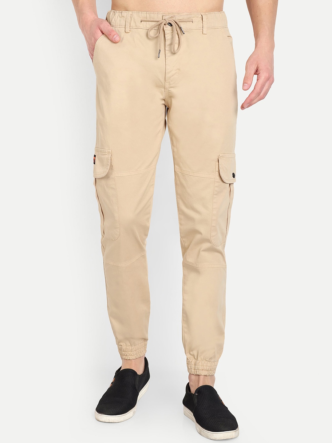 

CARBONN CLOTH Men Flat-Front Regular Fit Mid-Rise Cargos Trousers, Beige