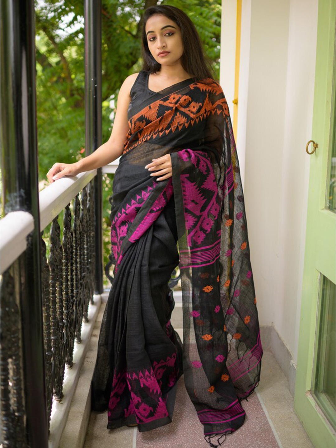 

RODDUR Pure Linen Saree, Black