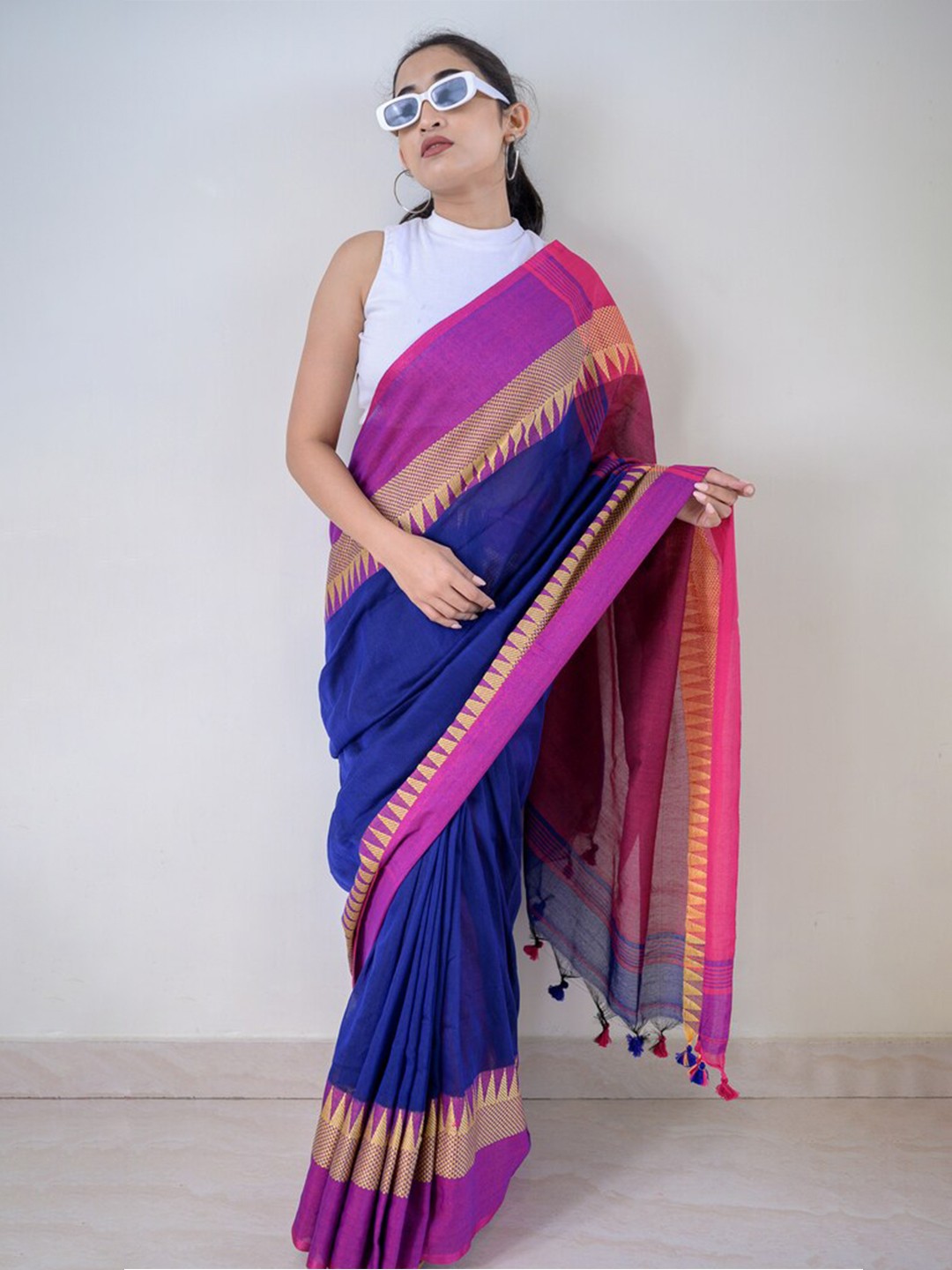

RODDUR Geometric Woven Design Pure Cotton Saree, Blue