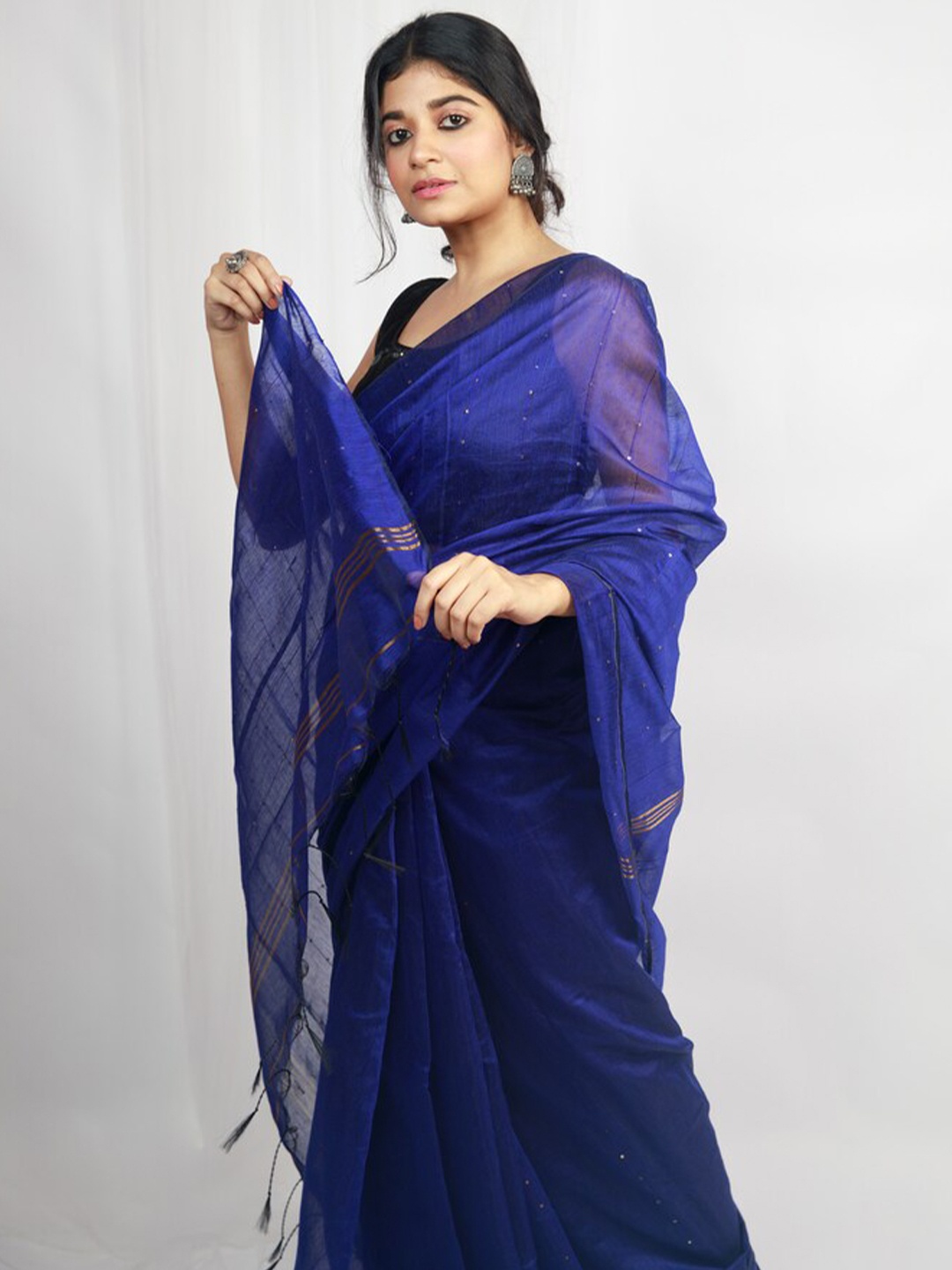 

RODDUR Embellished Sequinned Silk Cotton Saree, Blue