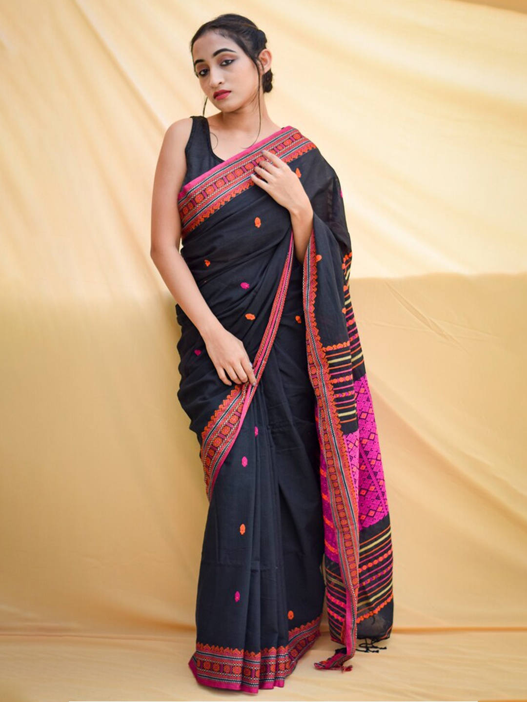 

RODDUR Ethnic Motifs Woven Design Pure Cotton Saree, Black