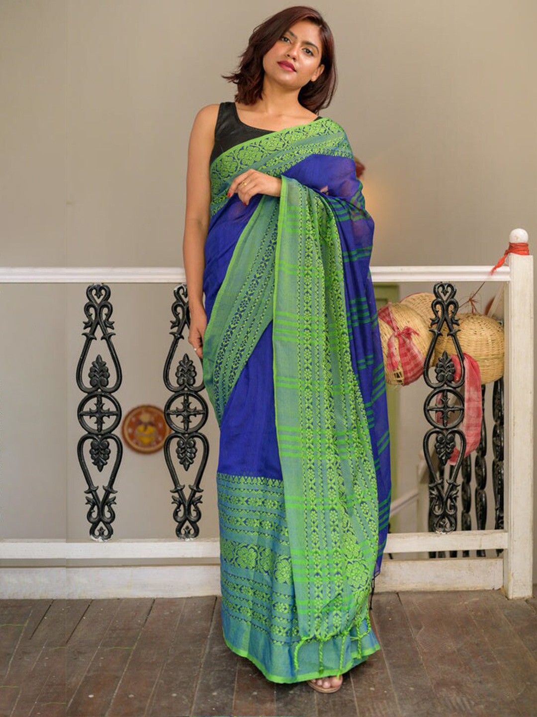 

RODDUR Woven Design Pure Cotton Saree, Blue