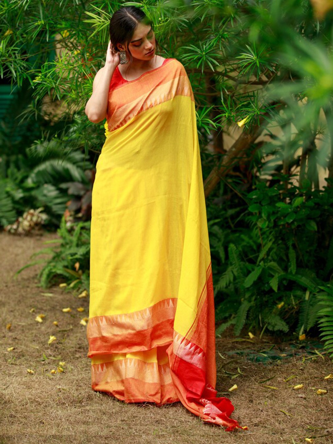 

RODDUR Pure Cotton Saree, Yellow
