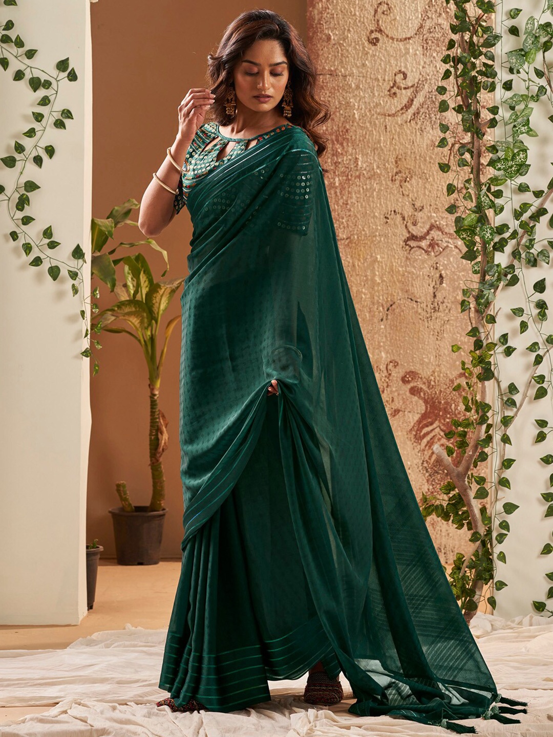 

Saree mall Woven Design Pure Georgette Saree, Green