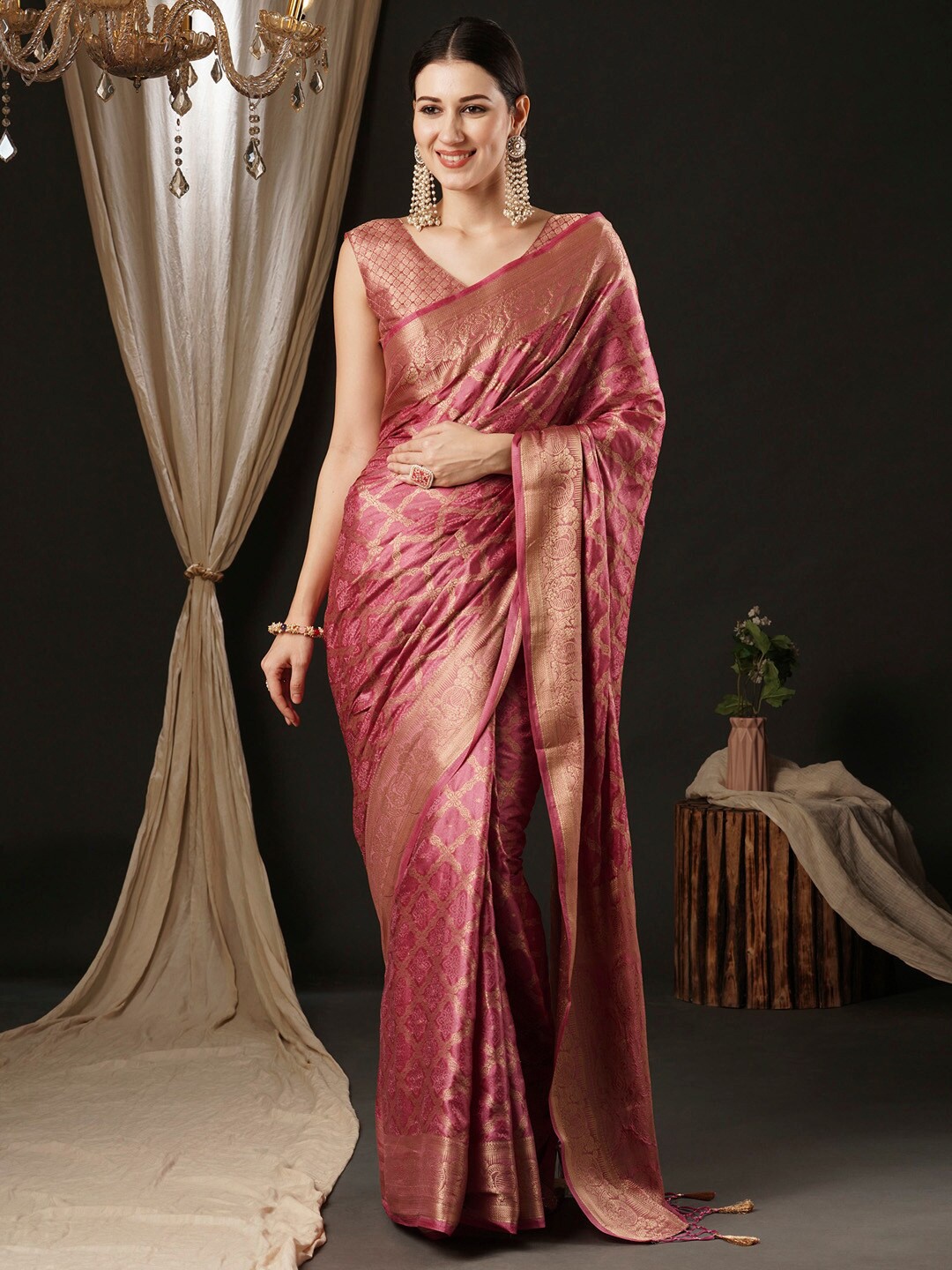 

Anouk Ethnic Motifs Woven Design Zari Banarasi Saree, Pink