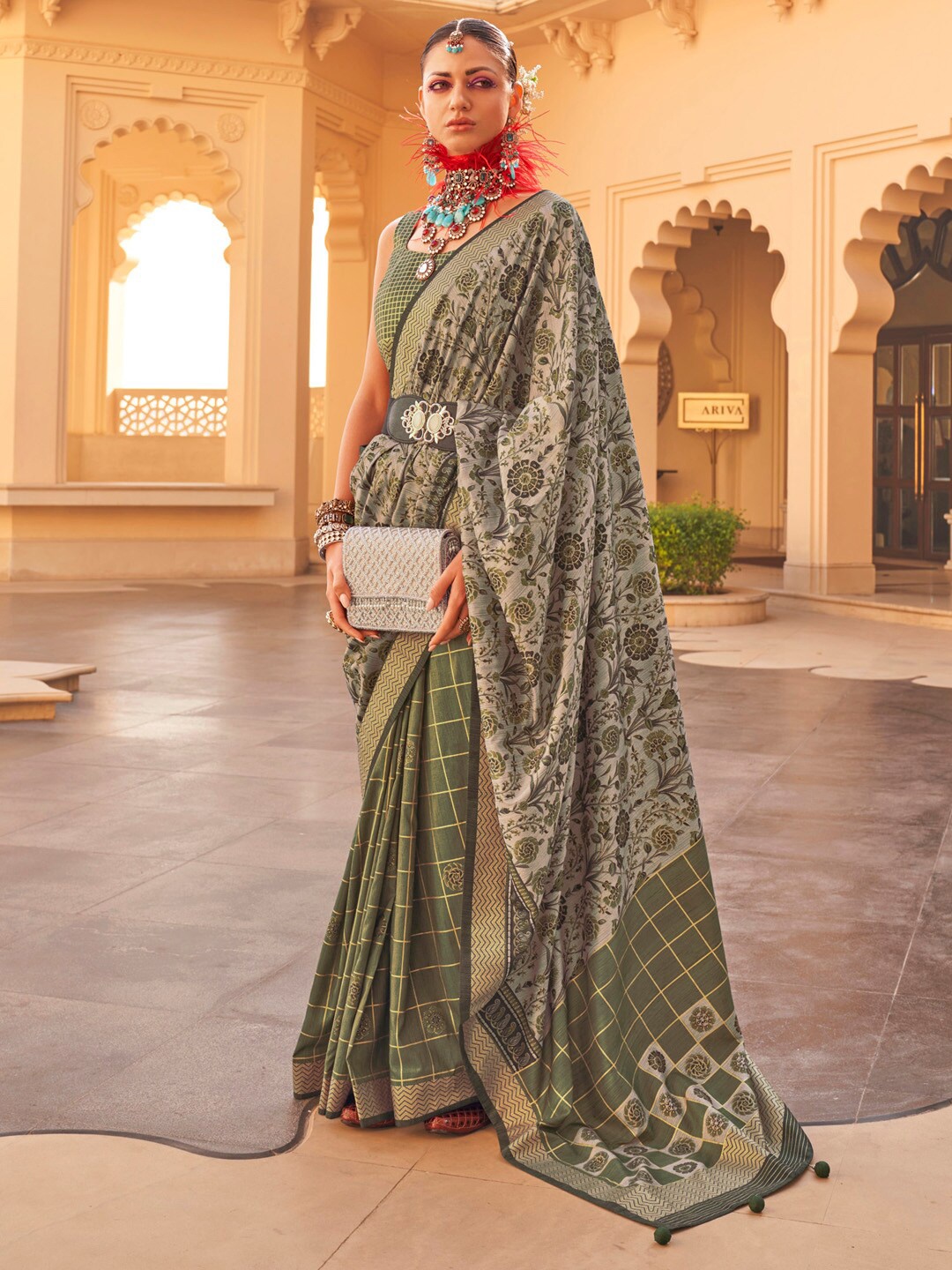 

Anouk Floral Printed Zari Banarasi Saree, Green