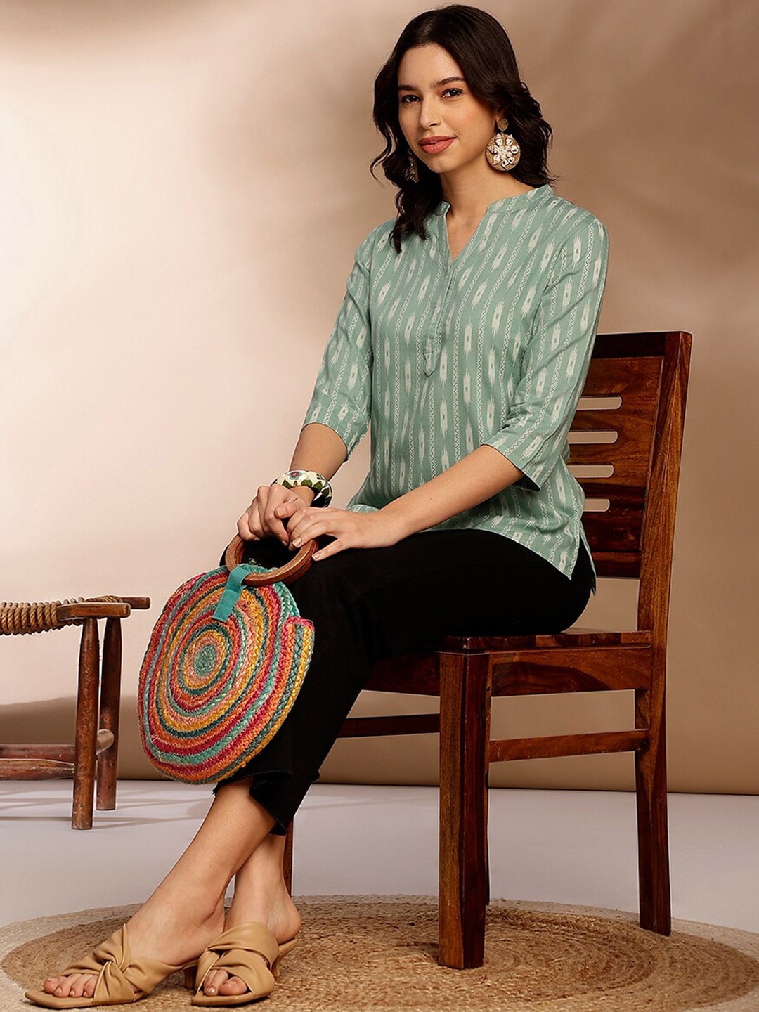 

Anouk Ethnic Motifs Printed V-Neck Short Kurti, Sea green