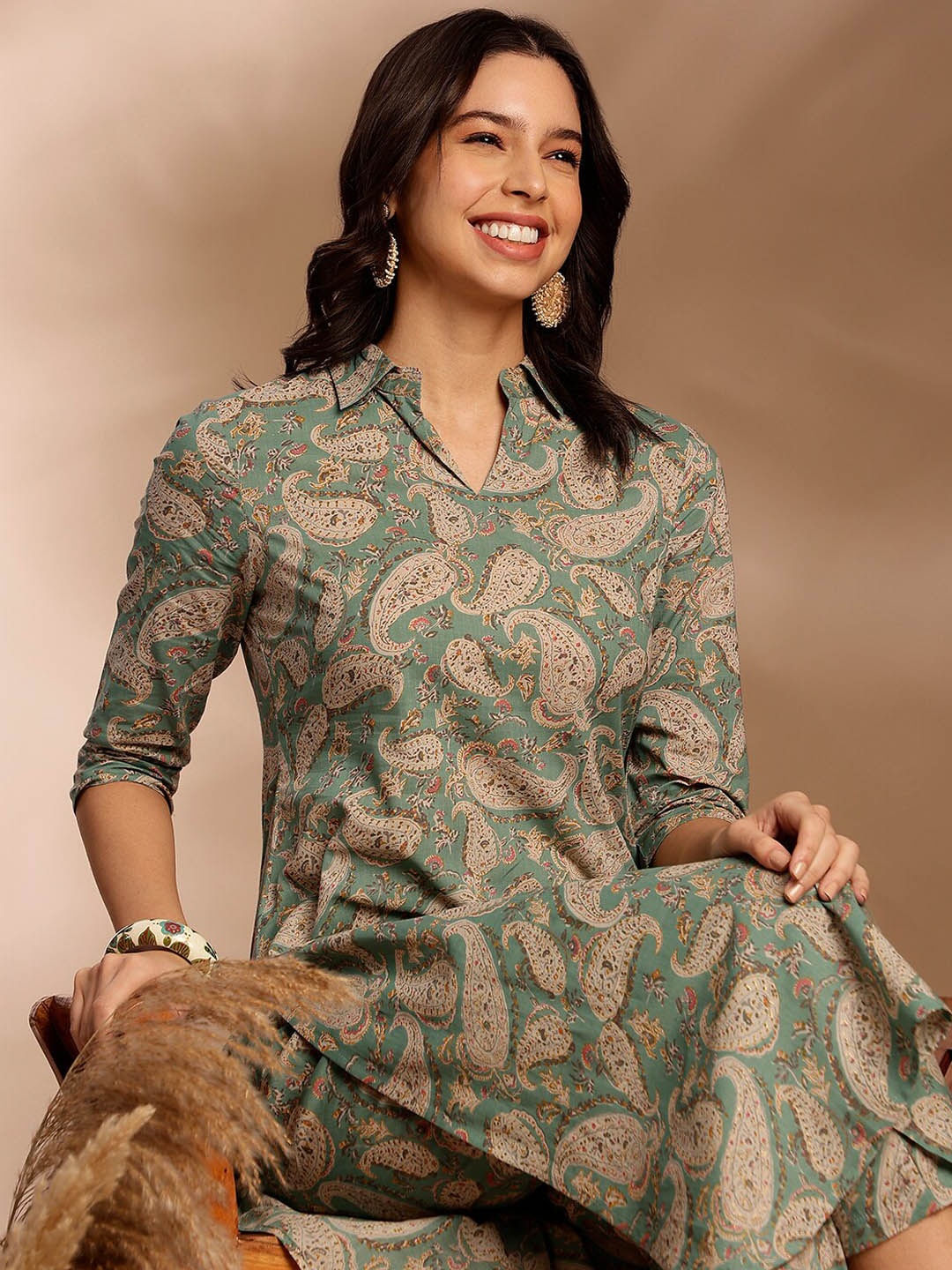 

Anouk Teal Green Ethnic Motifs Printed Regular Pure Cotton Kurta With Trousers