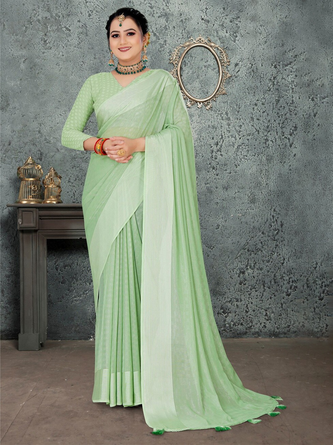 

K 5 Fashion Woven Design Checked Saree With Tassels, Green