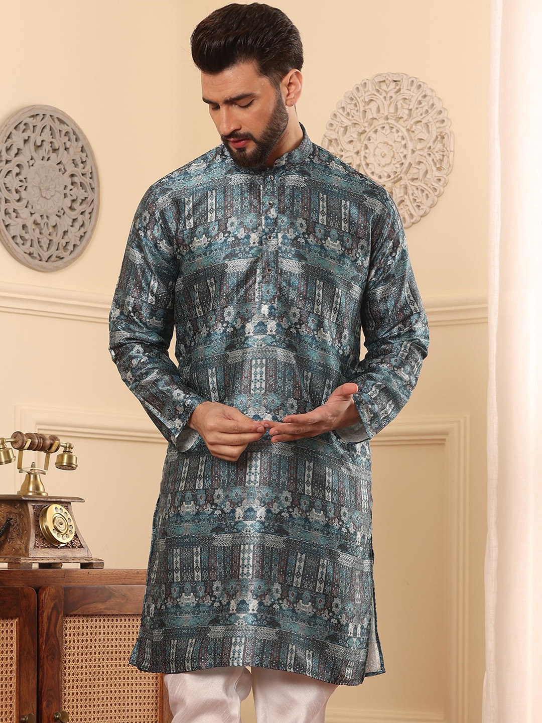 

Armaan Ethnic Ethnic Motifs Printed Jacquard Silk Strigth Kurta, Blue