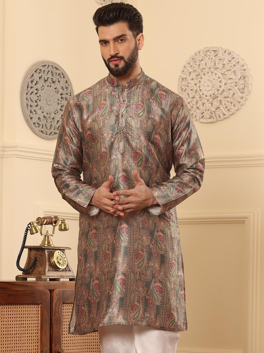 

Armaan Ethnic Ethnic Motifs Printed Silk strigth Kurta, Green
