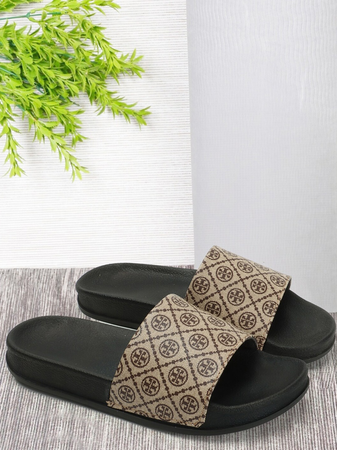 

Colo Women Printed Sliders, Cream