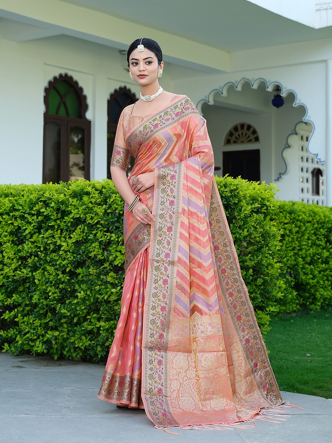 

Jinal & Jinal Woven Design Zari Organza Saree, Pink