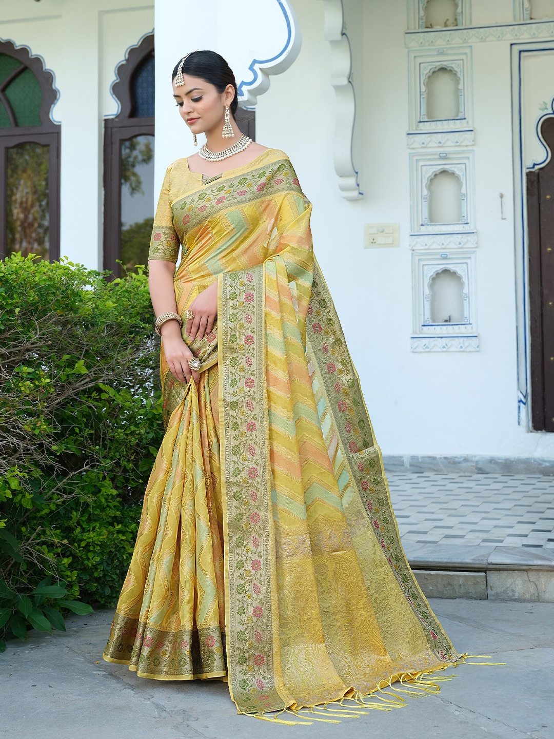 

Jinal & Jinal Woven Design Zari Organza Saree, Yellow