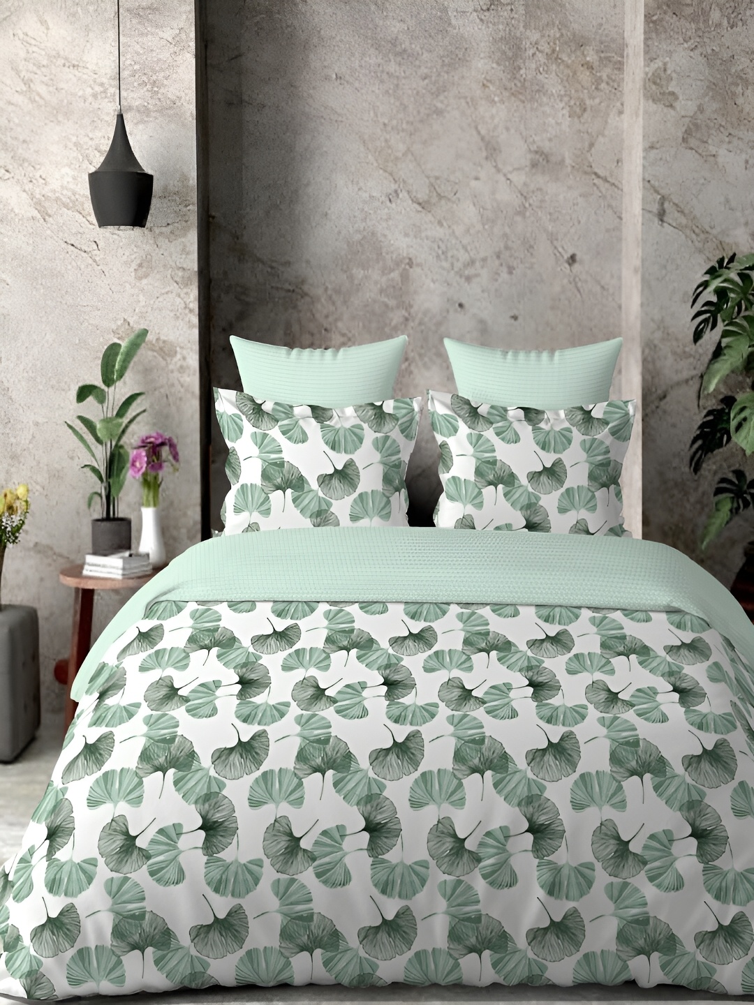 

borato Green & White Floral Cotton 300 TC King Bedsheet with 2 Pillow Covers