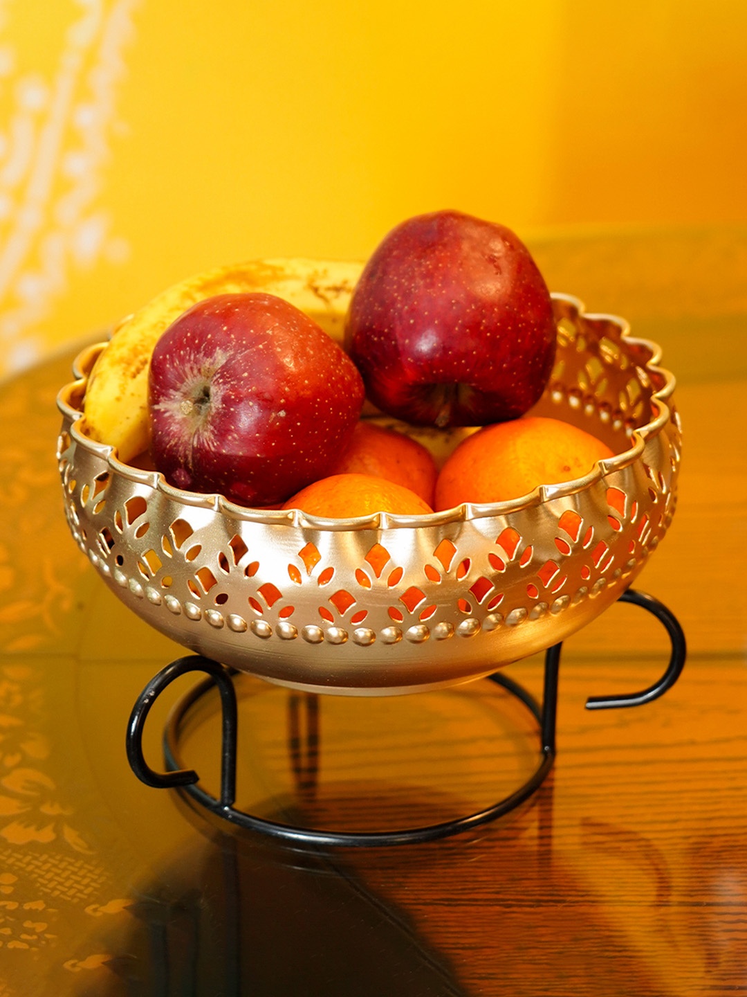 

Ekhasa Gold-Toned Floral Textured Decorative Dishwasher Safe Bowl With Stand