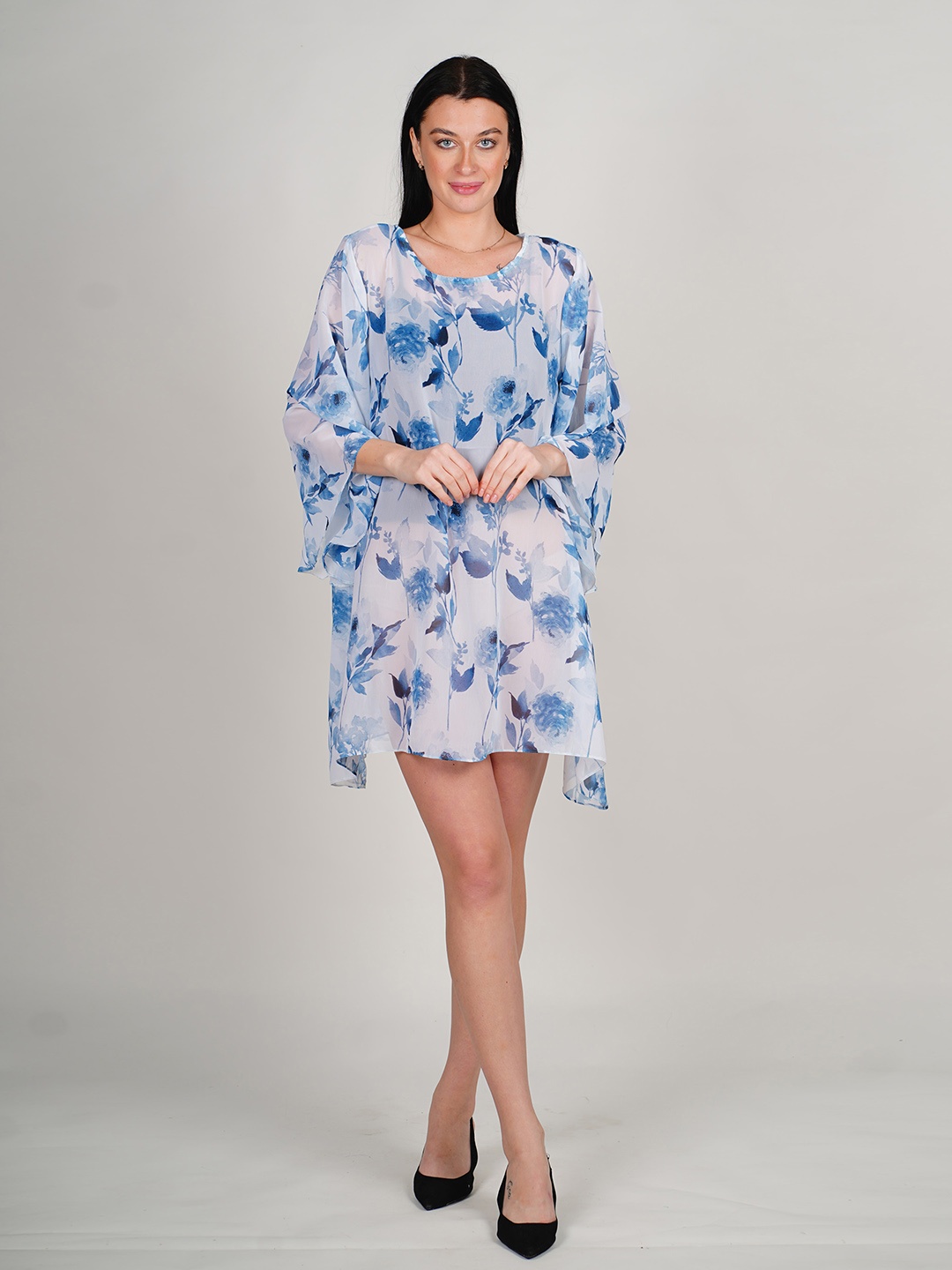 

Rajoria Instyle Floral Print Flared Sleeve Georgette Kaftan Dress, White