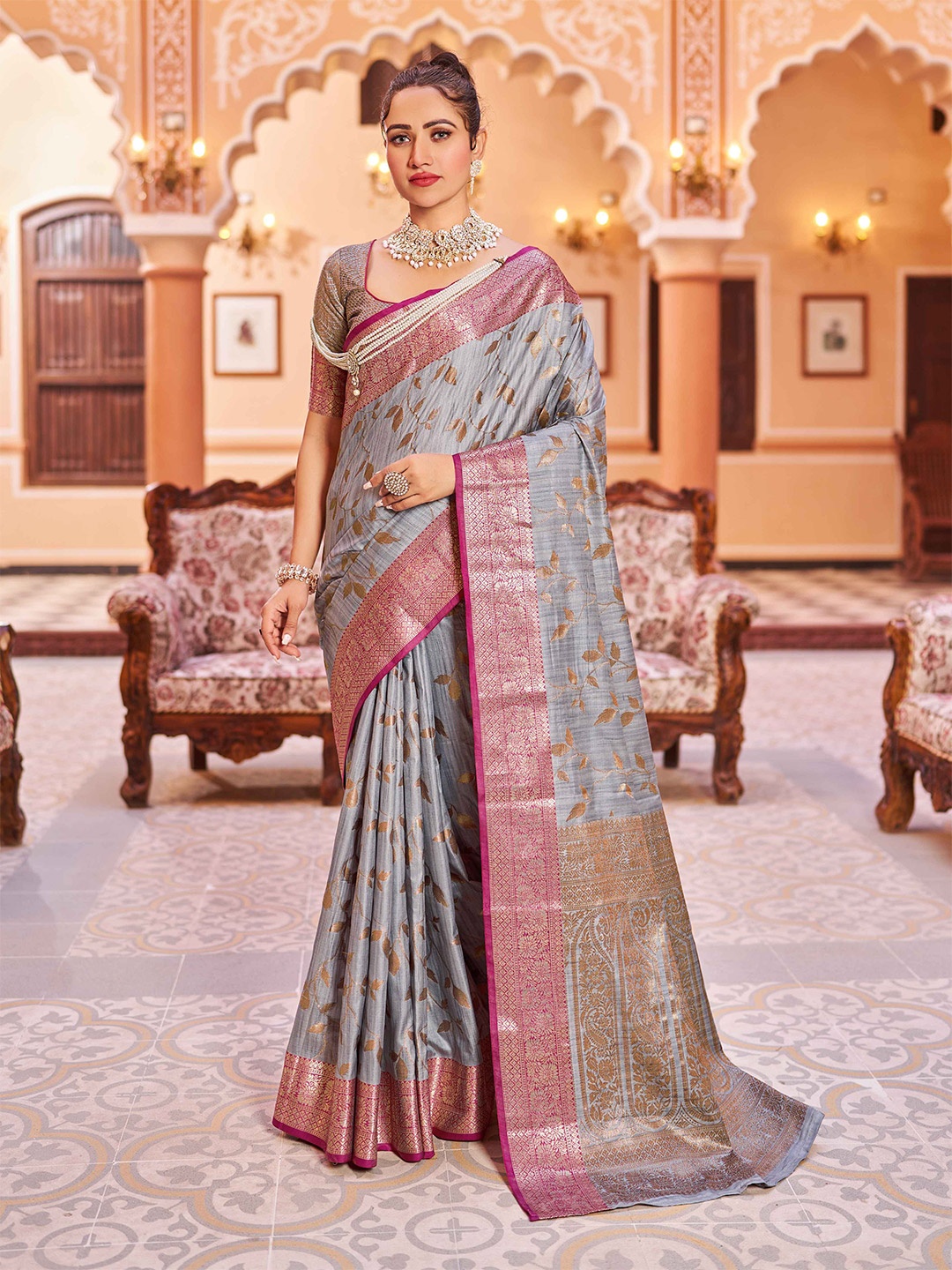 

SWORNOF Floral Woven Design Zari Saree, Grey