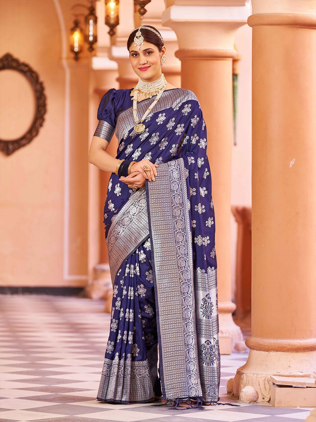 

SWORNOF Floral Woven Design Zari Saree, Blue
