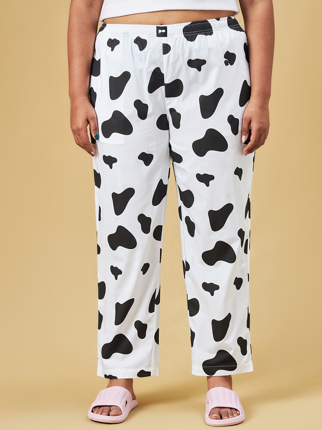 

Bewakoof Plus Size Women White Animal Printed Cotton Lounge Pant