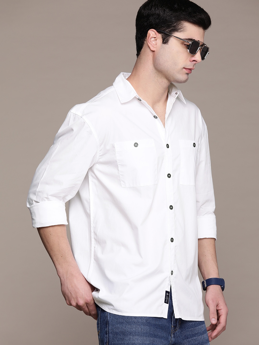 

Roadster Men Relaxed Solid Casual Shirt, White