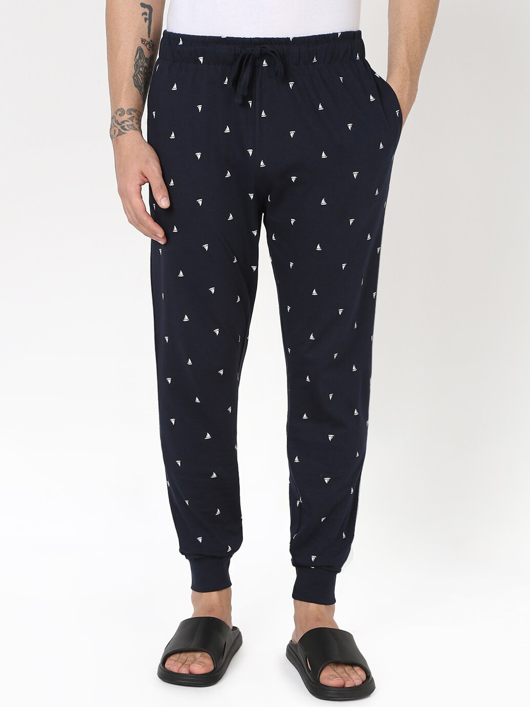 

R&B Men Conversational Printed Cotton Lounge Pants, Navy blue