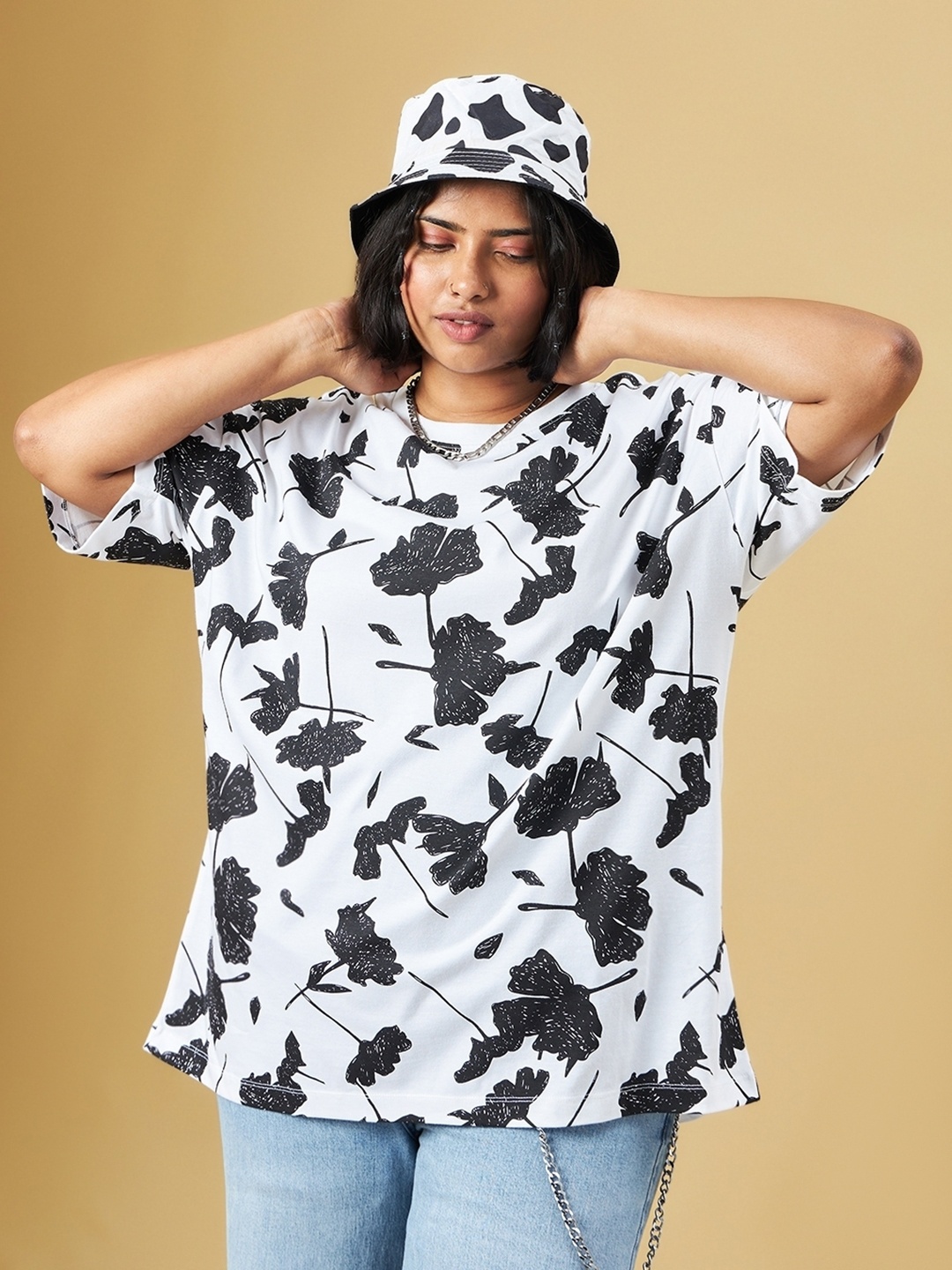 

Bewakoof Plus Floral Printed Round Neck Short Sleeves Cotton Oversized T-shirt, White
