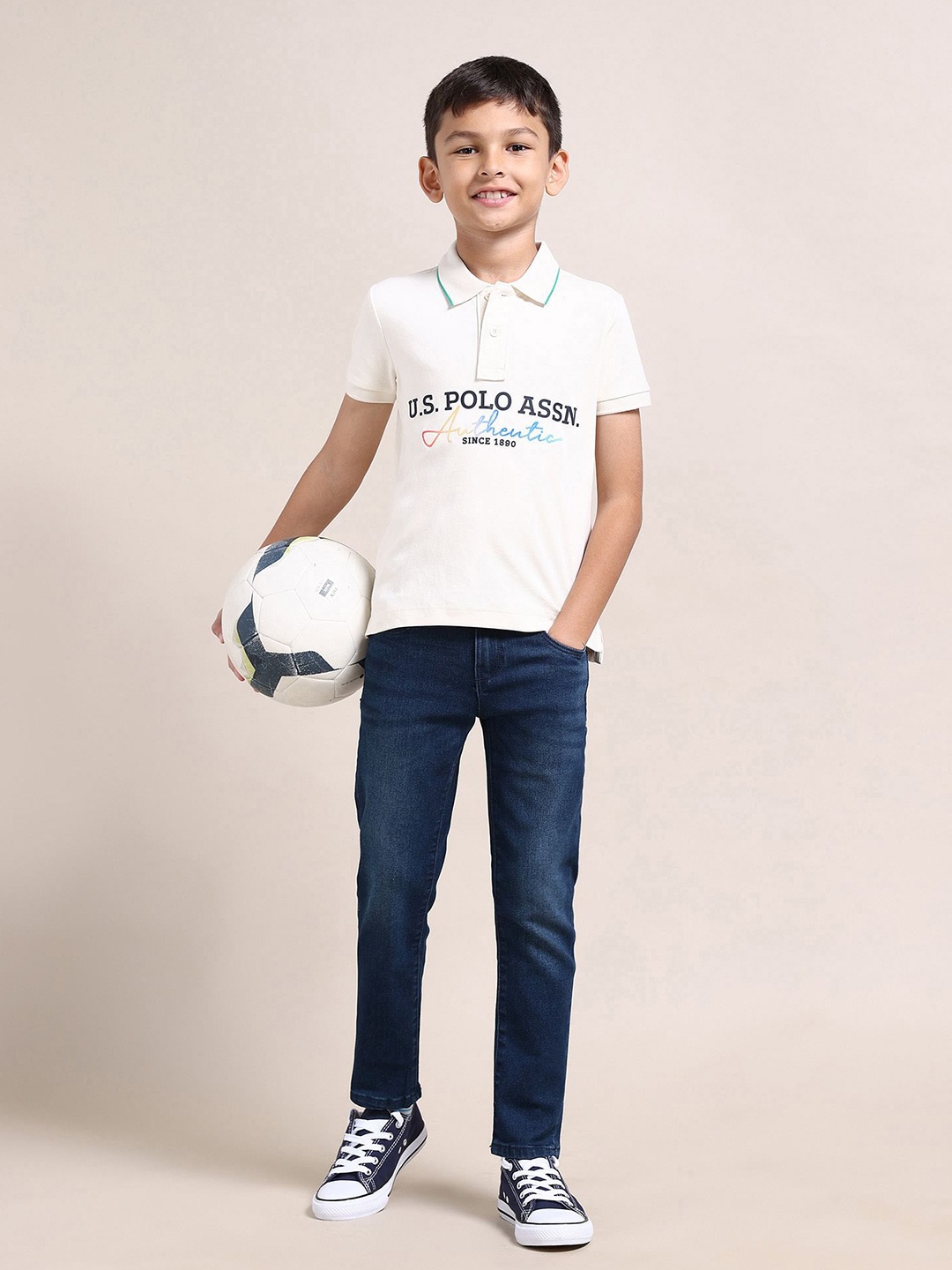 

U.S. Polo Assn. Kids Boys Classic Slim Fit Light Fade Stretchable Jeans, Blue