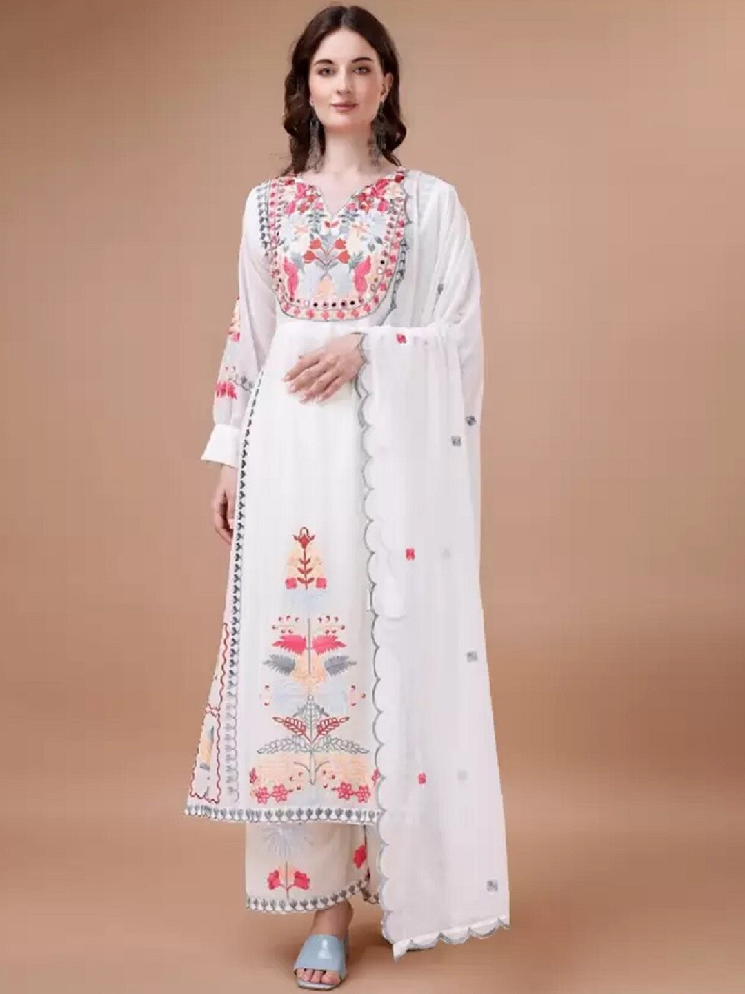 

BAESD Ethnic Motifs Yoke Design V-Neck Straight Kurta with Trousers & Dupatta, Off white
