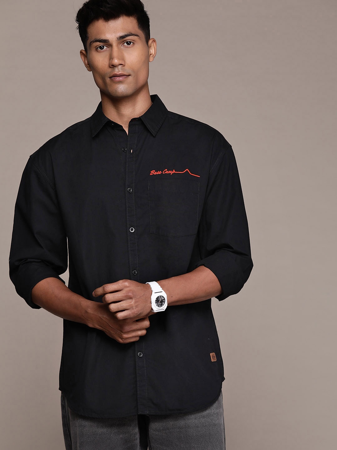 

Roadster Men Relaxed Solid Casual Shirt, Black