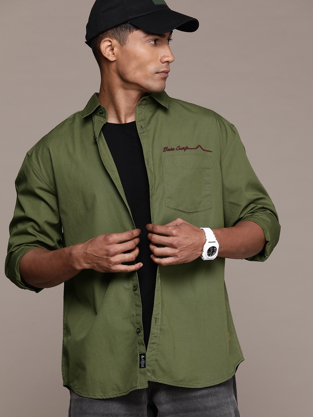 

Roadster Men Relaxed Solid Casual Shirt, Olive
