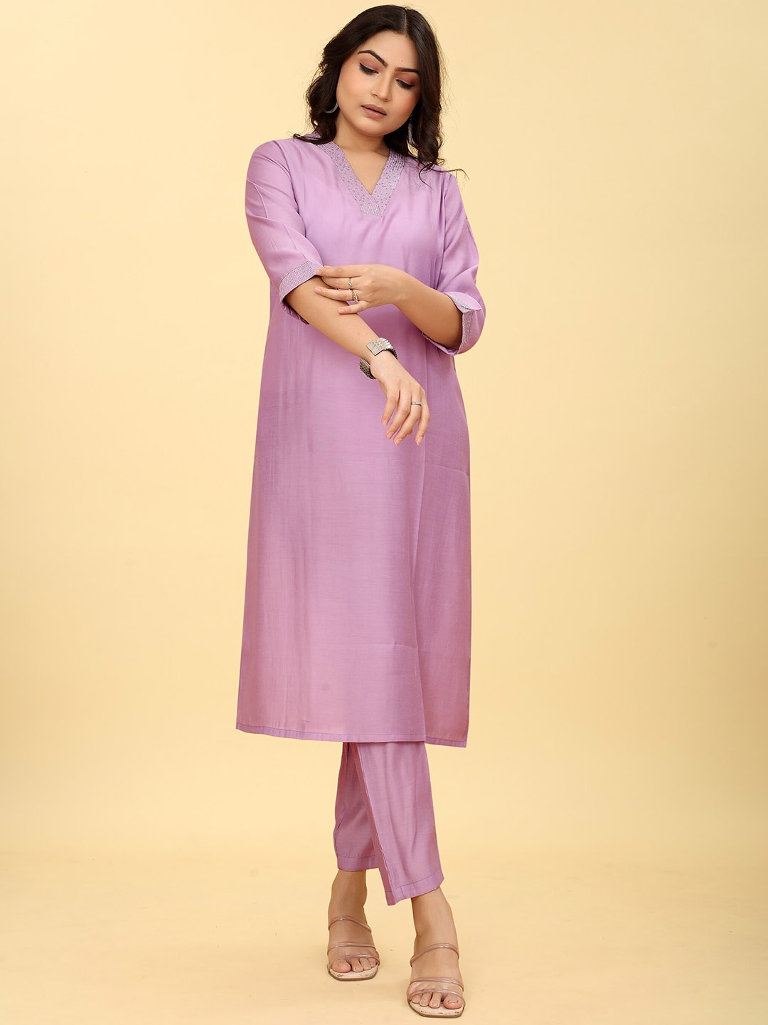 

Odd By Poshaak Yoke Design Regular Sequinned Kurta with Trousers, Purple