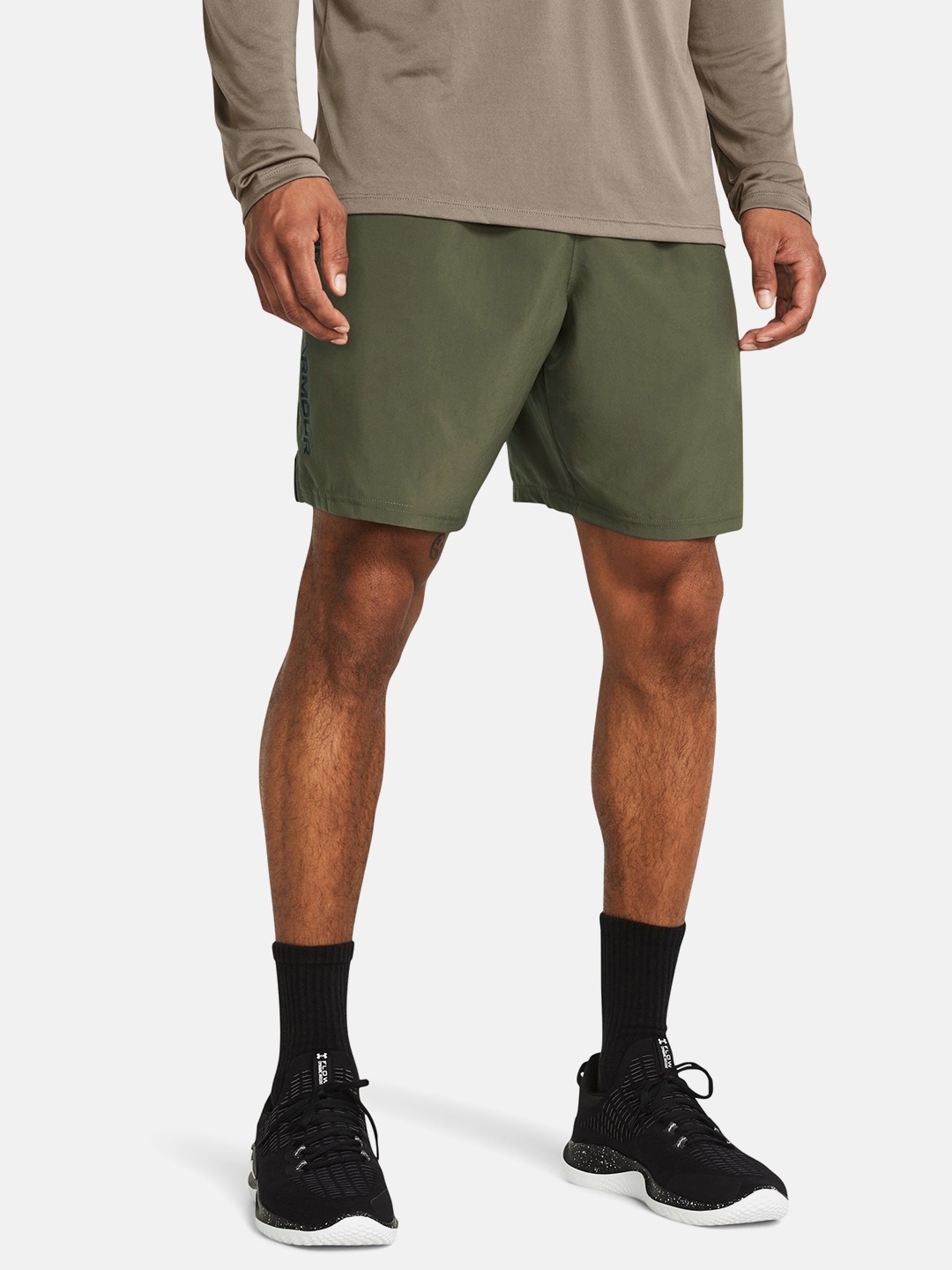 

UNDER ARMOUR Men Loose Fit Woven Wordmark Training Shorts, Olive