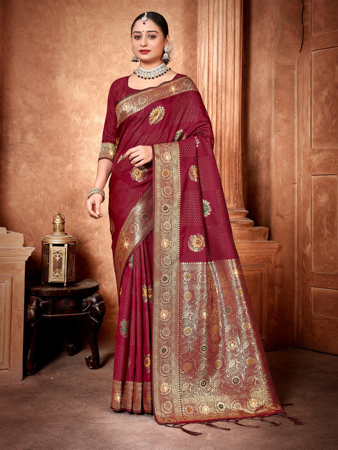 

Mitera Floral Woven Design Zari Banarasi Saree, Maroon