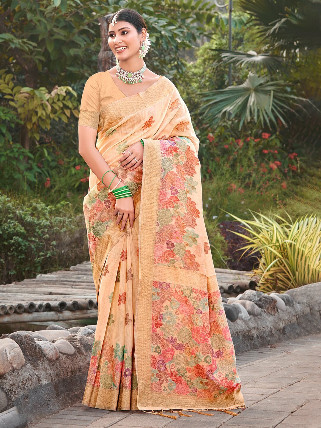 

Mitera Cream Floral Woven Design Zari Saree