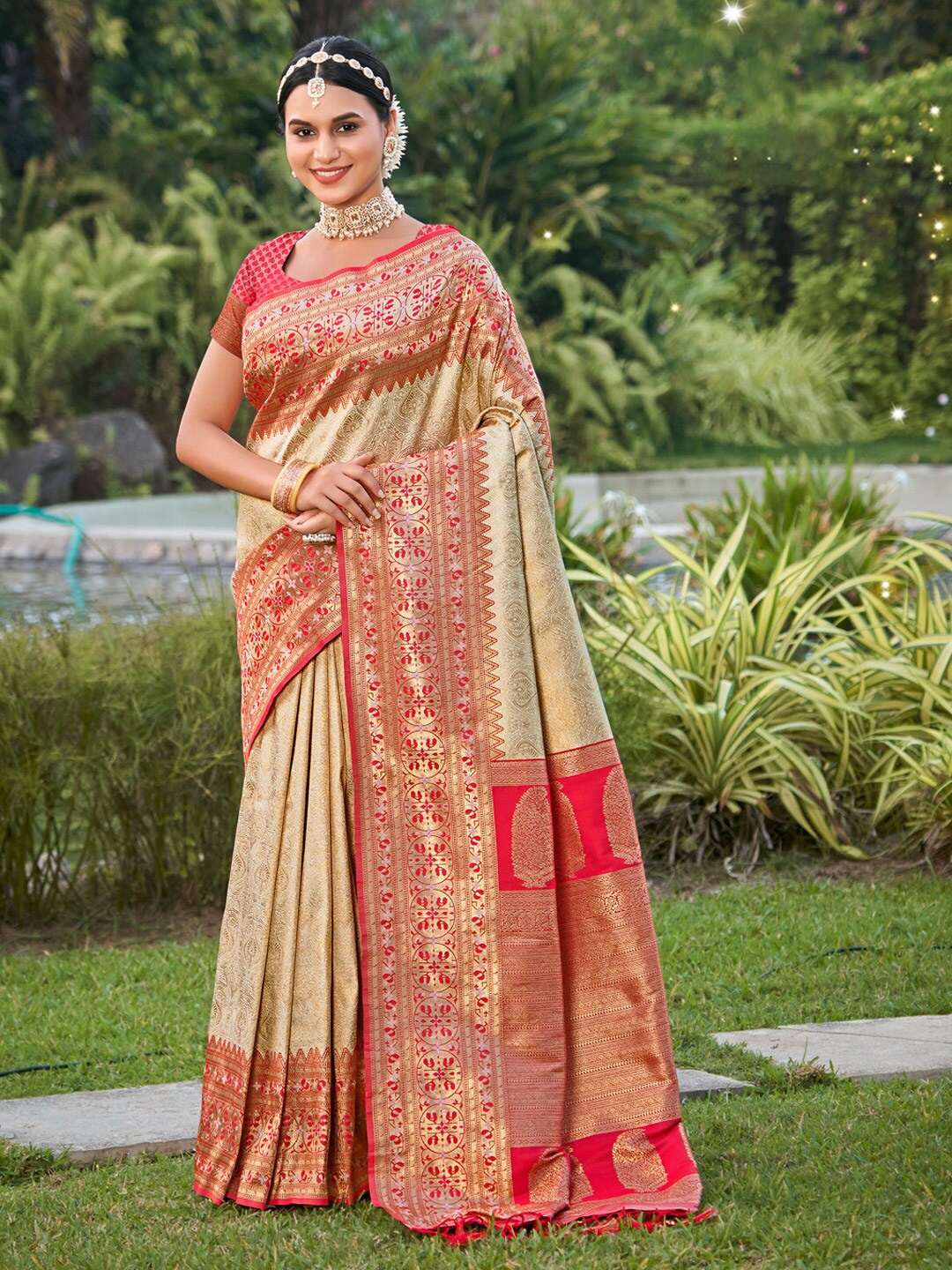 

Mitera Cream Coloured Ethnic Motifs Woven Design Zari Kanjeevaram Saree