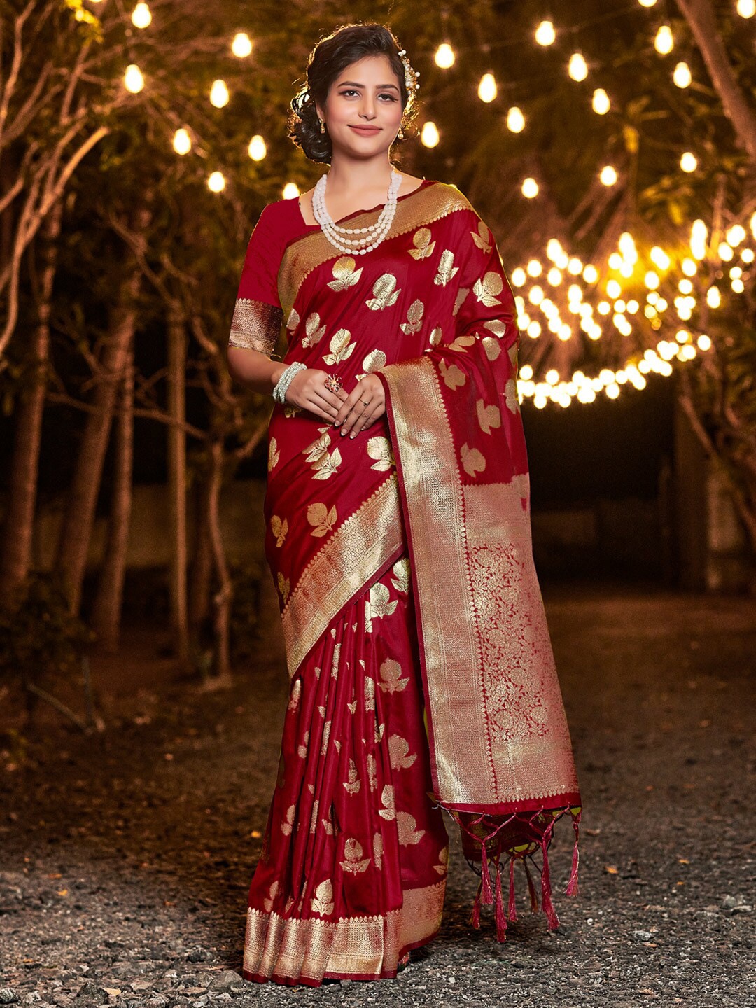 

Mitera Red Ethnic Motifs Woven Design Zari Banarasi Saree