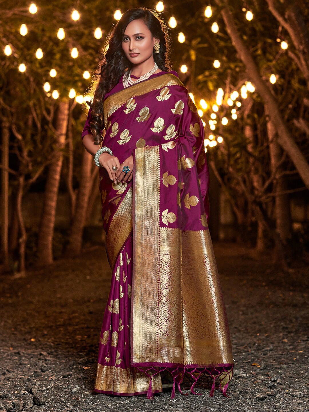 

Mitera Ethnic Woven Design Zari Banarasi Saree, Purple