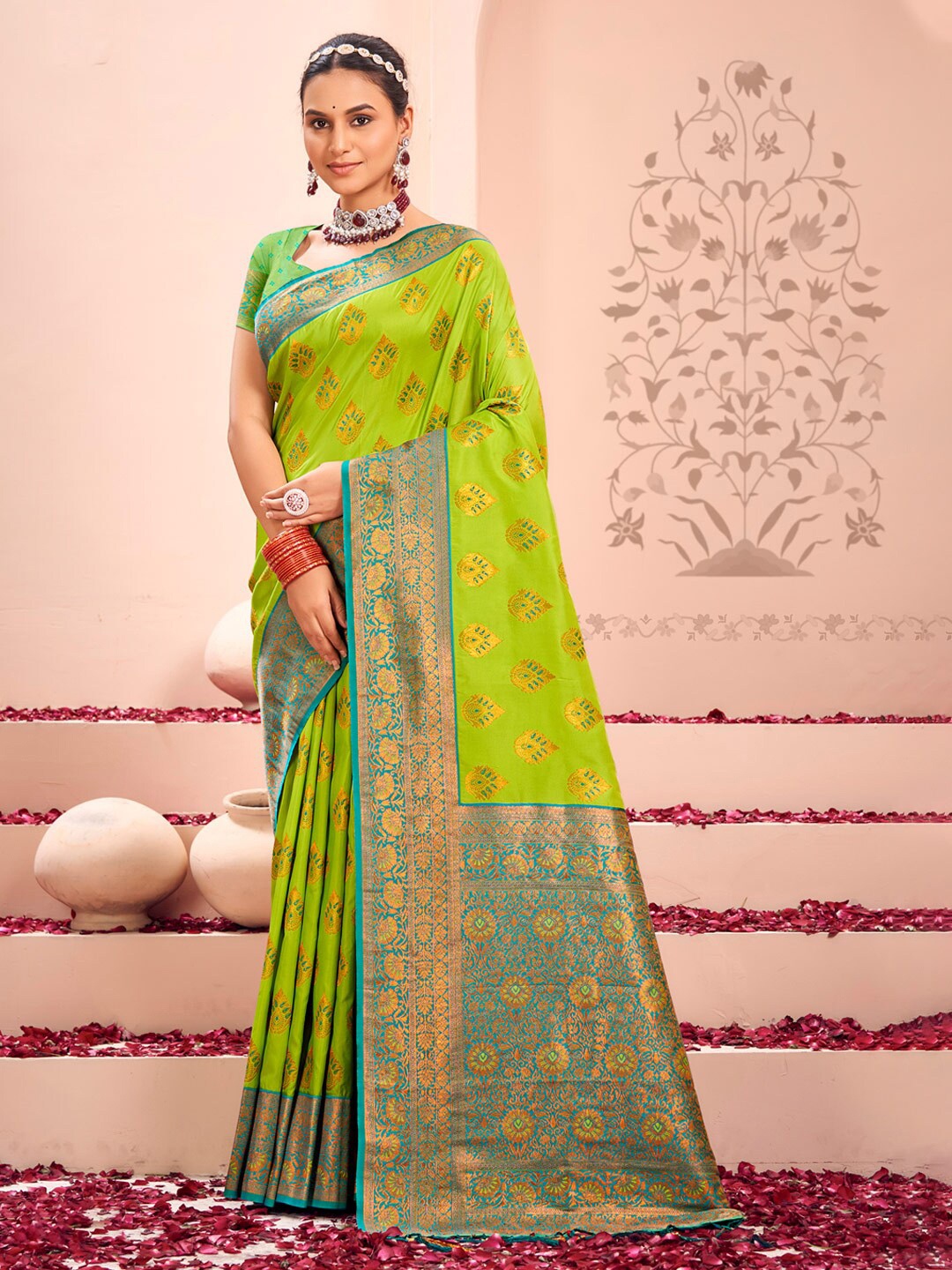 

Mitera Ethnic Motifs Woven Design Zari Kanjeevaram Saree, Green