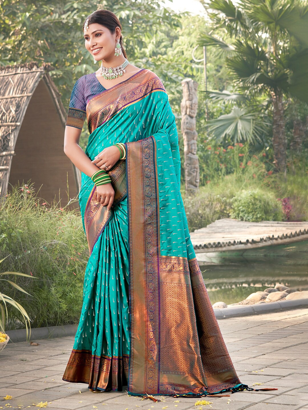 

Mitera Ethnic Motifs Woven Design Zari Banarasi Saree, Sea green