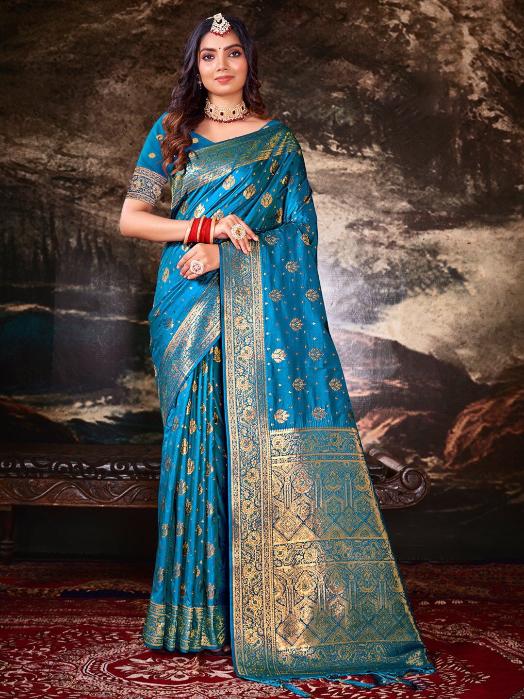 

Mitera Ethnic Motifs Woven Design Zari Saree, Blue