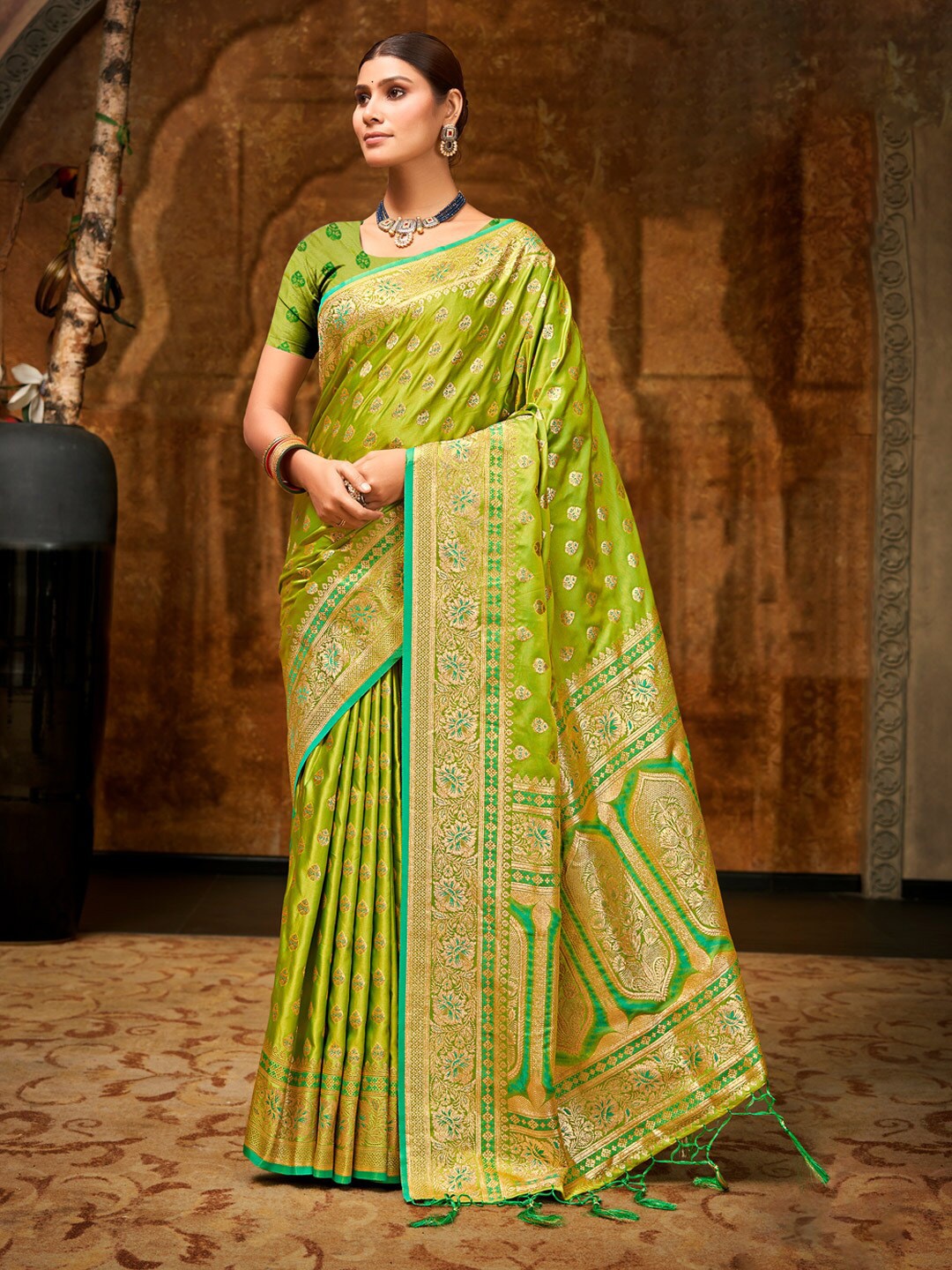 

Mitera Green & Gold-Toned Ethnic Motifs Woven Design Zari Banarasi Saree