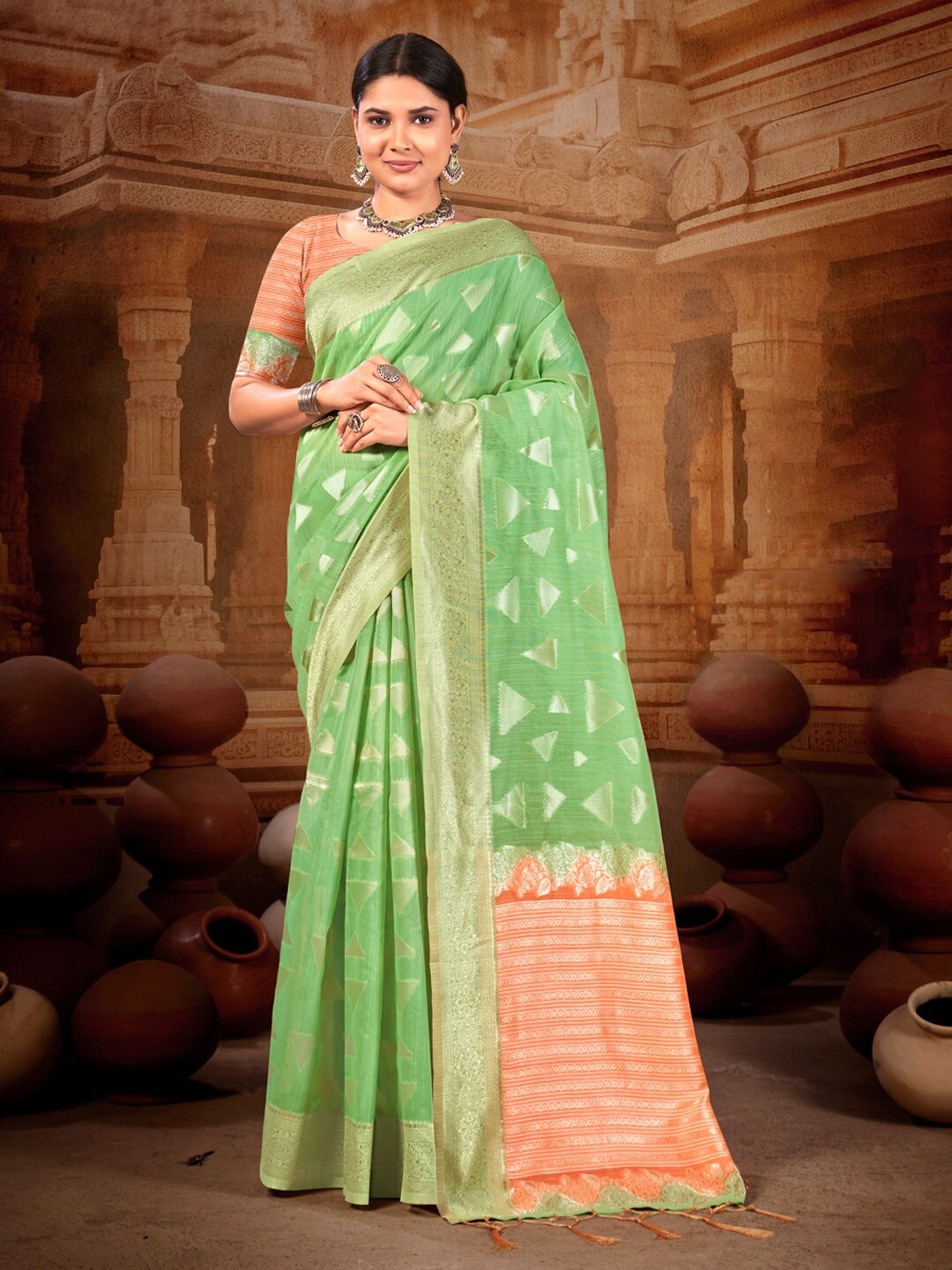 

Mitera Ethnic Motifs Woven Design Zari Saree, Green