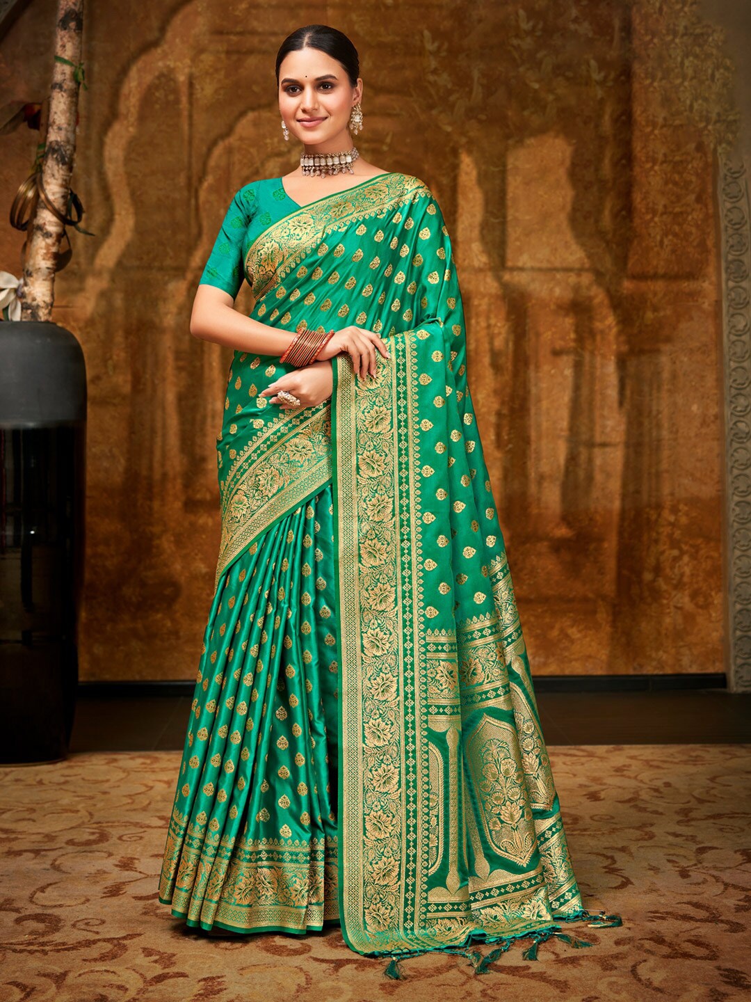 

Mitera Sea Green & Gold-Toned Ethnic Motifs Woven Design Zari Banarasi Saree