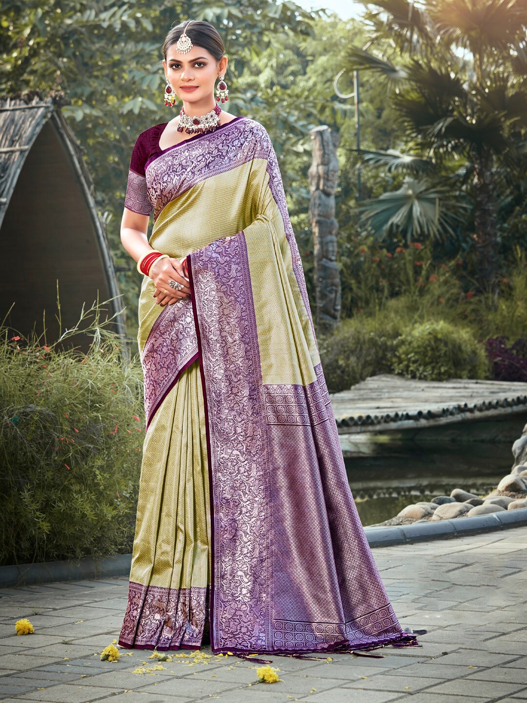 

Mitera Lemon Green Ethnic Motifs Woven Design Zari Kanjeevaram Saree, Lime green
