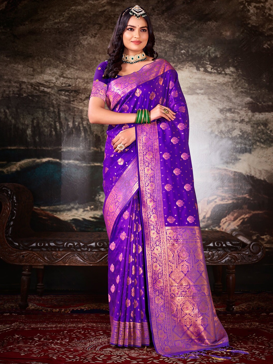 

Mitera Violet & Gold-Toned Ethnic Motifs Woven Design Zari Saree