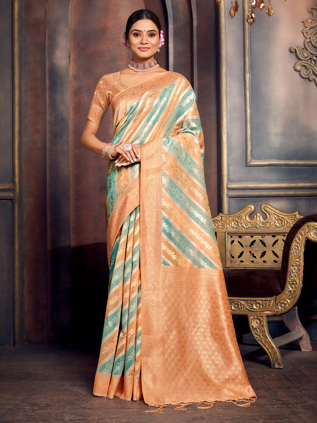 

Mitera Woven Design Zari Saree, Peach