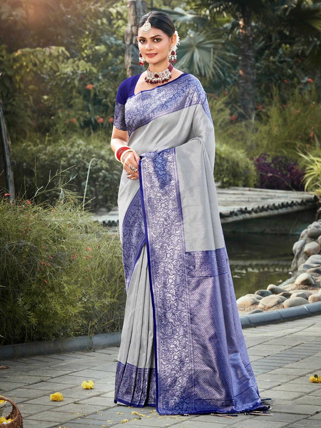 

Mitera Grey Geometric Woven Design Zari Kanjeevaram Saree