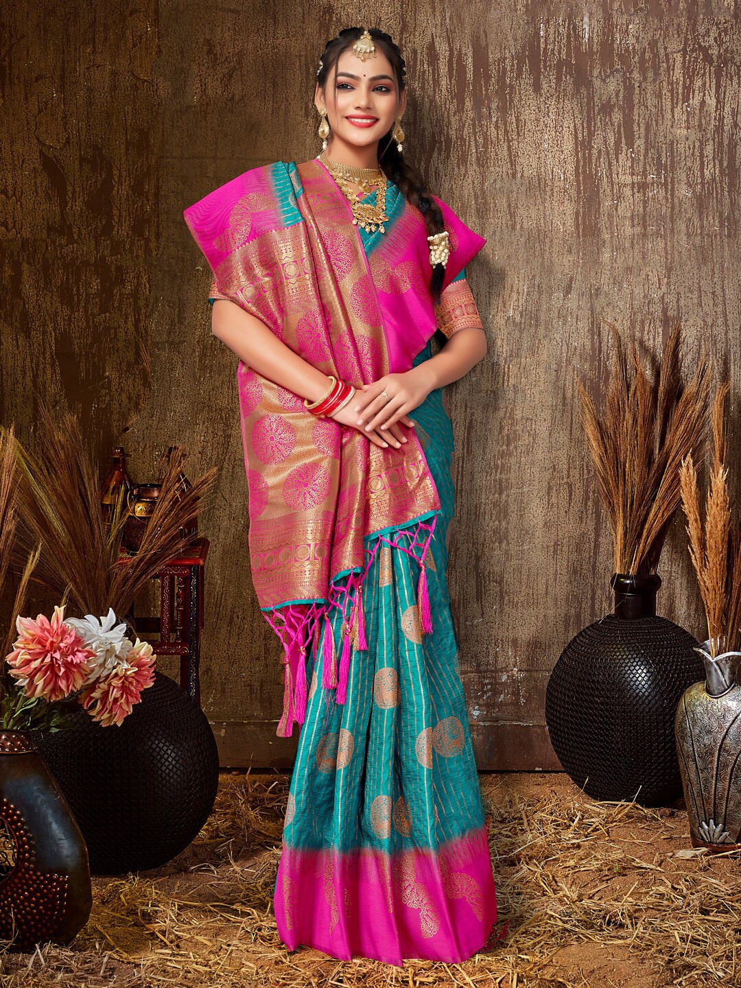 

Mitera Sea Green & Pink Ethnic Motifs Woven Design Zari Saree