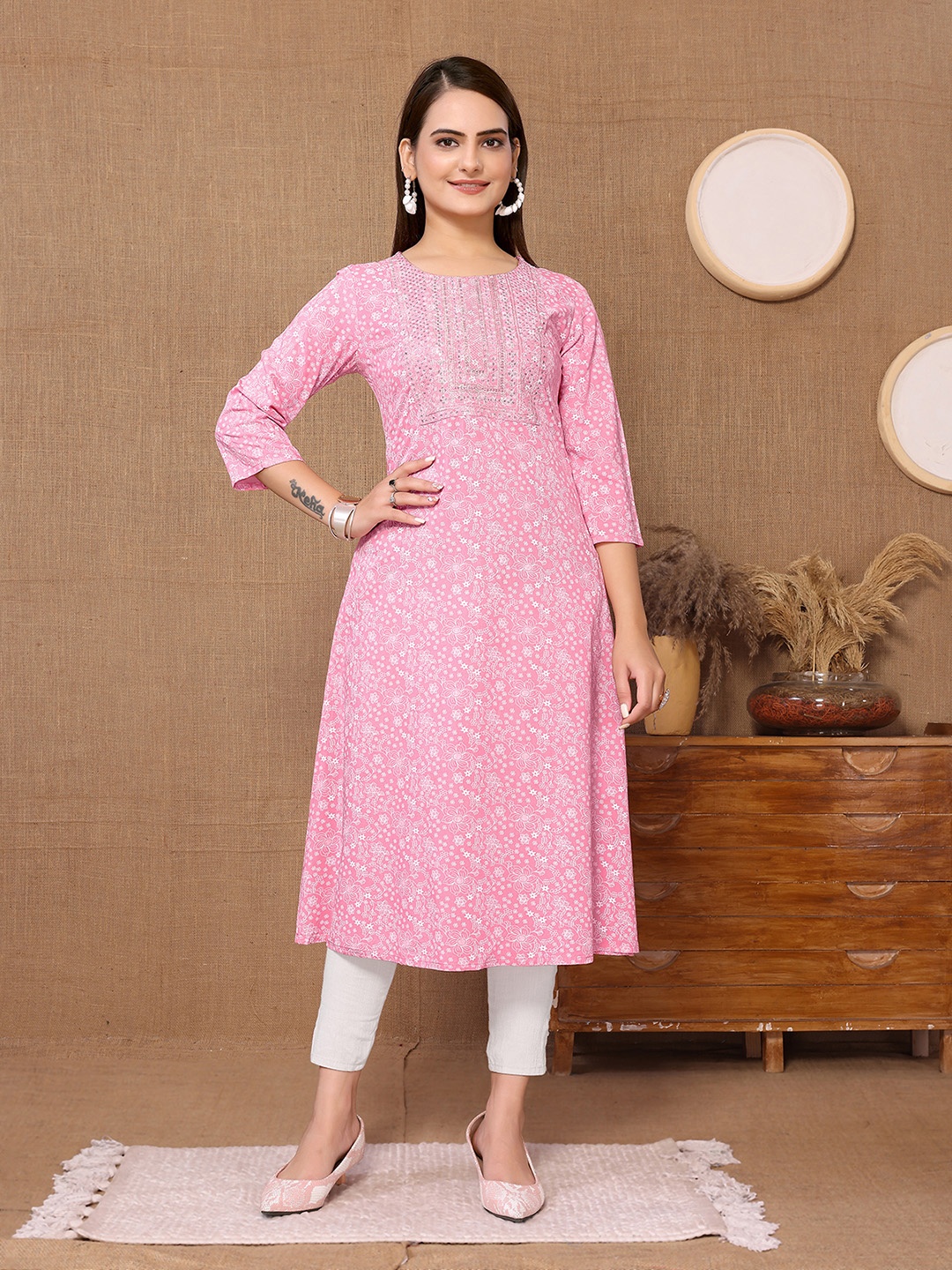 

Rangita Floral Printed Round Neck Sequinned A-Line Kurta, Pink